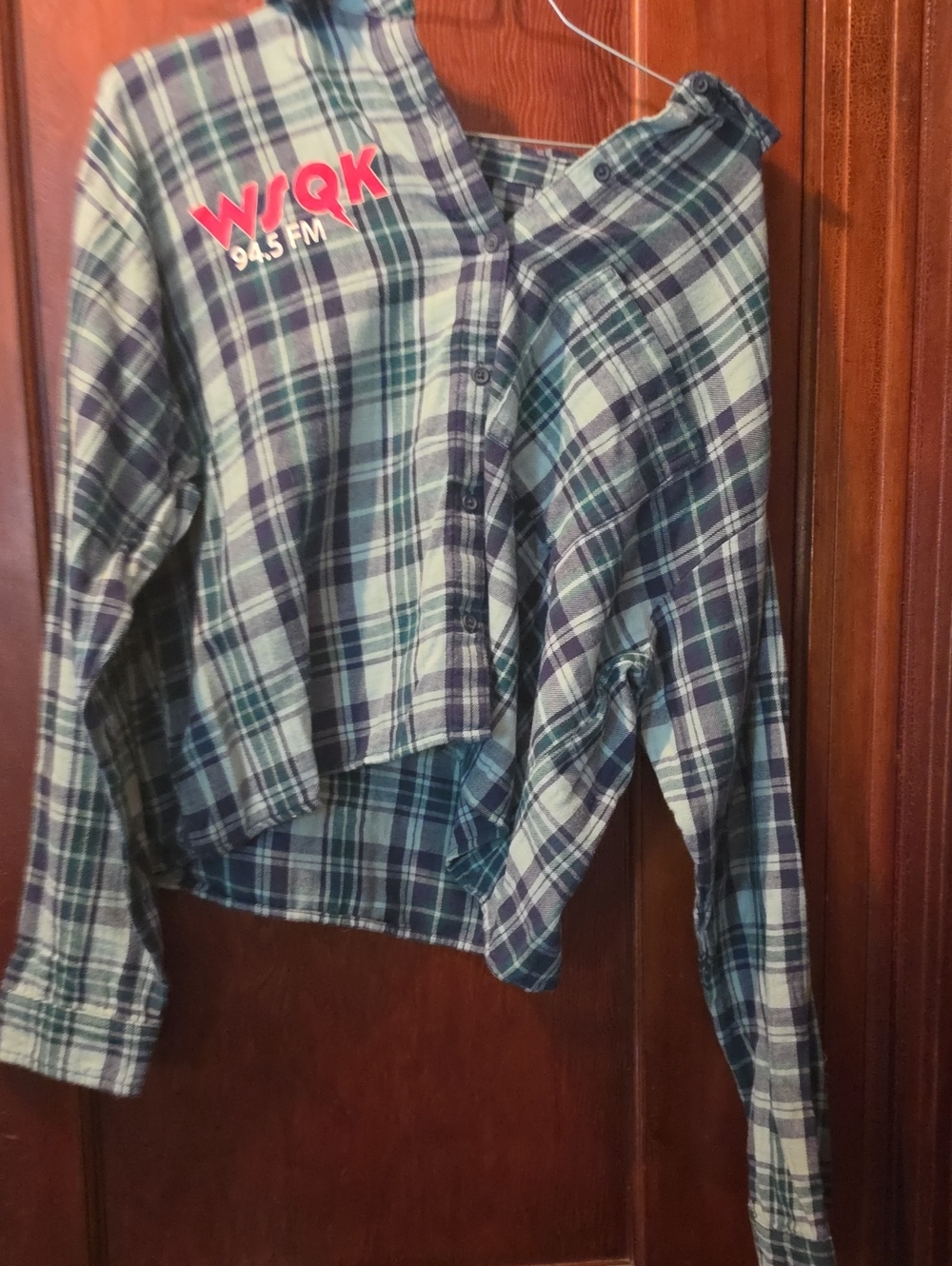 No Boundaries Blue Green Plaid Long Sleeve Button-Up Tee